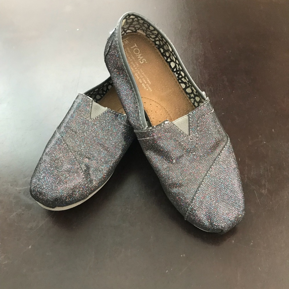 Super cool slip on Toms!